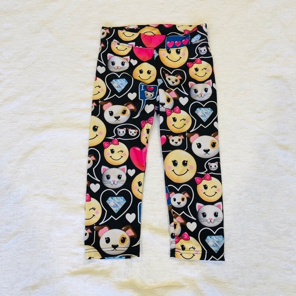 . Other - 💗😍**Emoji Cropped Legging**Size Age 10